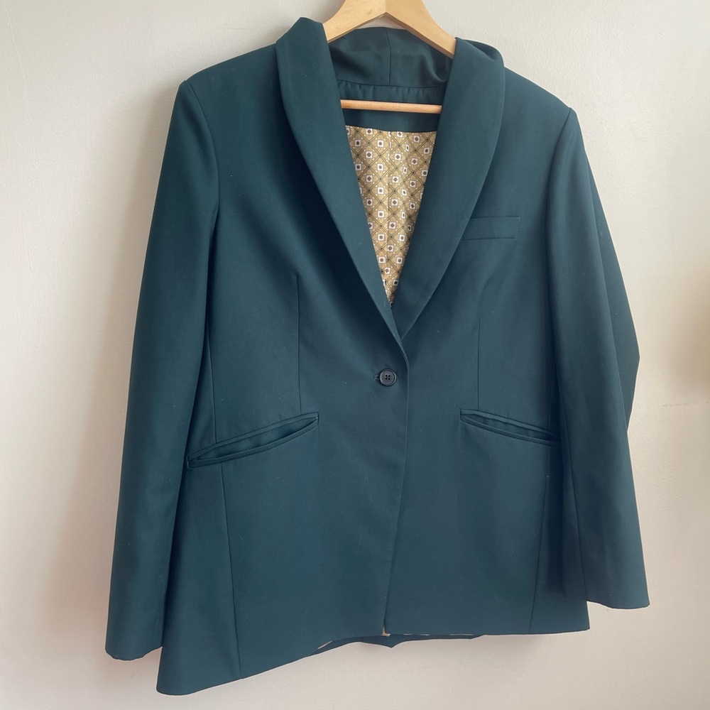 Custom-Made Green Suit from Sumissura